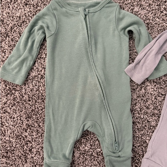 Pajamas - Newborn - Picture 1 of 4